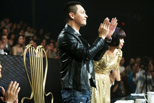 Đàm Vĩnh Hưng cắt phăng tóc của nữ thí sinh ngay trên sóng trực tiếp - 19