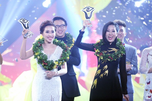 Đàm Vĩnh Hưng cắt phăng tóc của nữ thí sinh ngay trên sóng trực tiếp - 14