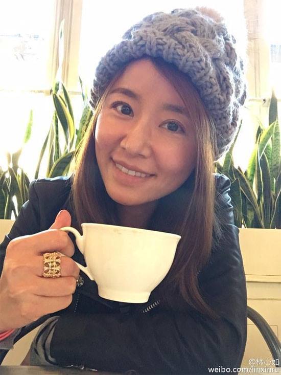 Có bầu 6 tháng, mặt mộc của Lâm Tâm Như vẫn đẹp miễn chê - 1