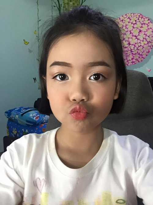 Bé gái 10X từng khiến MXH Việt sốt vì clip dạy make up nay đã xinh đẹp thế này đây - 7