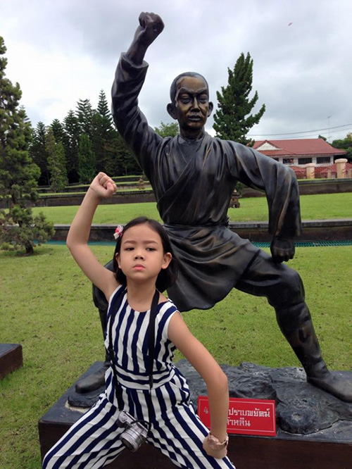 Bé gái 10X từng khiến MXH Việt sốt vì clip dạy make up nay đã xinh đẹp thế này đây - 9