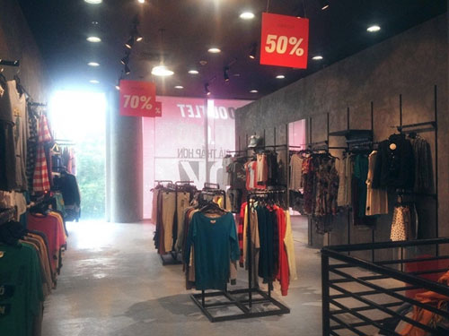 Hà Nội: Ảm đạm thị trường đồ mùa đông - 1