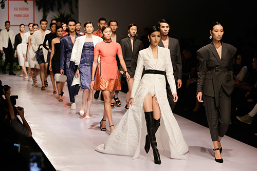 Lan Khuê, Trang Khiếu kẻ tung người hứng trên sàn diễn thời trang - 12