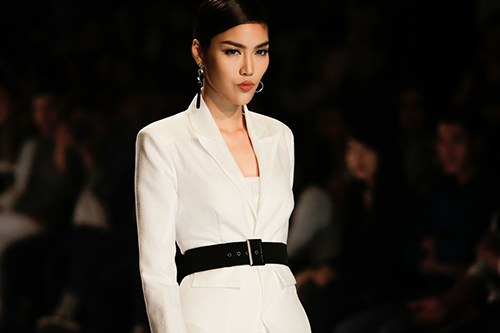 Lan Khuê, Trang Khiếu kẻ tung người hứng trên sàn diễn thời trang - 11