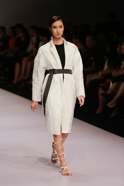 Lan Khuê, Trang Khiếu kẻ tung người hứng trên sàn diễn thời trang - 9