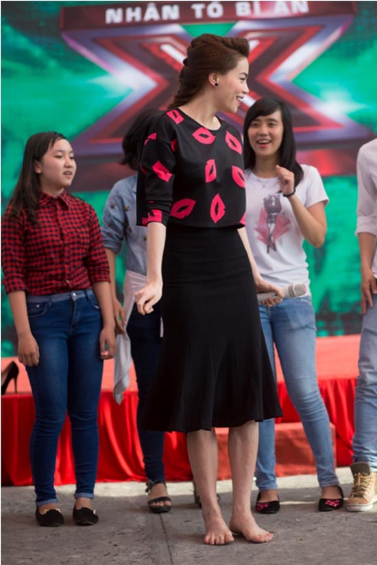Hà Hồ, Thủy Tiên, Lý Nhã Kỳ ra sao khi thiếu giày cao gót? - 8