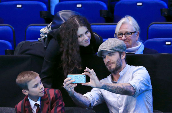 Ngôi sao 24/7: quot;Cặp đùi mật ongquot; UEE già dặn, gày gò hơn đàn chị cách 8 tuổi - 9