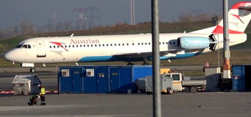 Áo: Sốc chuyện mẹ vứt con mới sinh ở thùng rác để lên kịp chuyến bay - 2