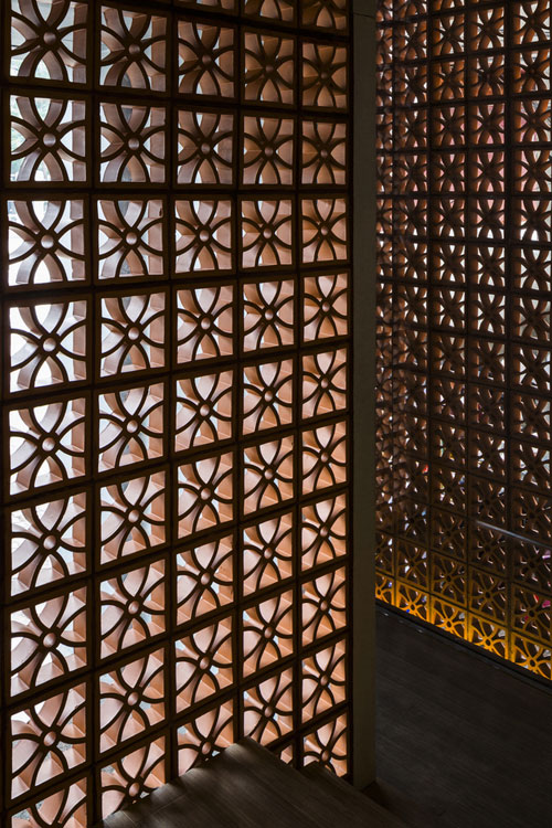 Ngôi nhà ống Việt dùng gạch đất nung đỏ truyền thống quot;chễm chệquot; lên báo Mỹ - 7