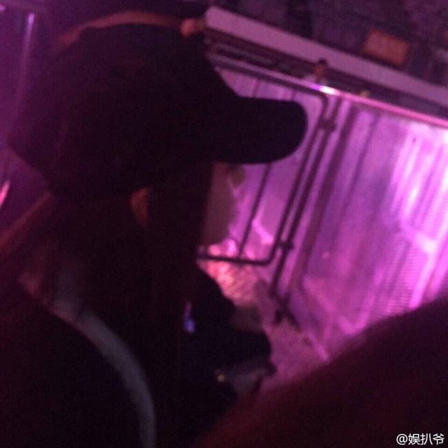 quot;Mỹ nhân Tân Cươngquot; bí mật tới concert của quot;bạn traiquot; Trần Vỹ Đình - 1