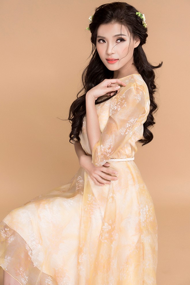 Thời trang sao Việt đẹp: Chi Pu hot nhất tuần nhờ váy táo bạo và giầy cao 18cm - 11