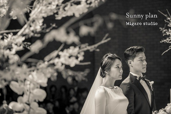 Bác sĩ Daniel của quot;Hậu duệ mặt trờiquot; mặt lạnh lùng trong đám cưới - 1