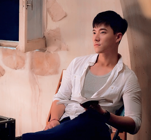 Bác sĩ Daniel của quot;Hậu duệ mặt trờiquot; mặt lạnh lùng trong đám cưới - 8