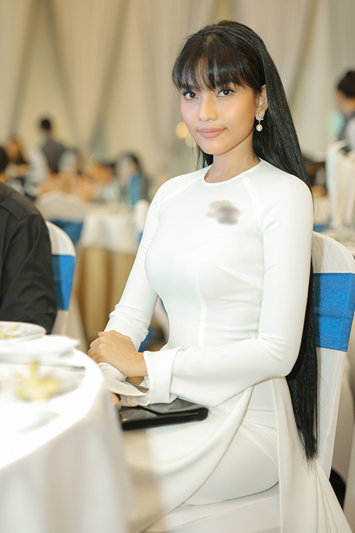 Trương Thị May tinh khôi, rạng rỡ đi làm giám khảo - 7