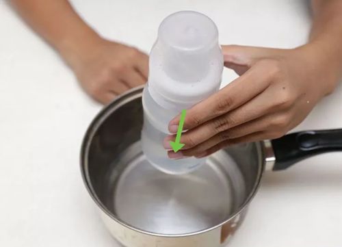 Cách pha sữa chuẩn từng bước một cho con để tránh sai lầm đáng tiếc - 4