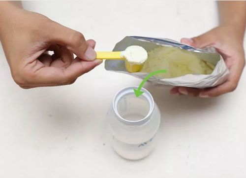 Cách pha sữa chuẩn từng bước một cho con để tránh sai lầm đáng tiếc - 6