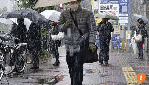 Lần đầu tiên trong 54 năm qua, tuyết rơi ở Tokyo vào tháng 11 - 9