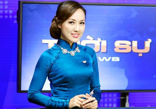 BTV Hoài Anh lên tiếng về hành động bật cười trên sóng Thời sự trực tiếp - 4