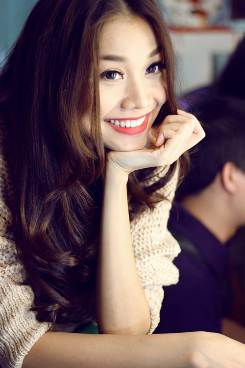 Làm tóc xoăn bồng bềnh sexy như Hồ Ngọc Hà chỉ trong 5 phút - 9
