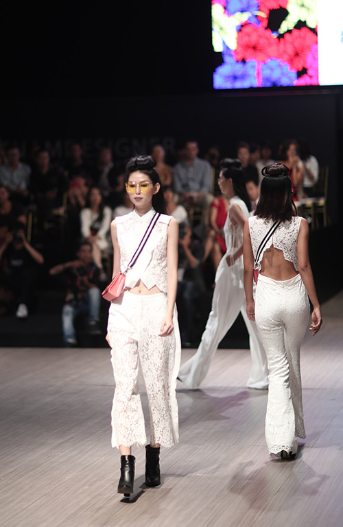 Dàn mẫu bị cấm diễn quot;tung hoànhquot; trên sàn diễn Tuần lễ Nhà thiết kế thời trang - 15