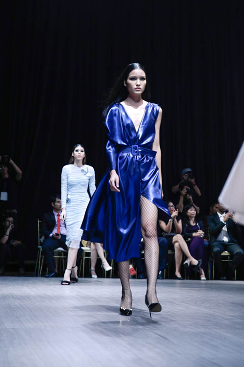 Thanh Hằng khoác áo voan quot;khủngquot; khoe cặp chân dài 1m12 đẹp không tì vết - 6