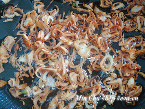 Xôi sắn ruốc rưới mỡ hành nóng hổi, dẻo ngon thế này là cùng! - 6