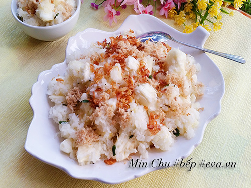 Xôi sắn ruốc rưới mỡ hành nóng hổi, dẻo ngon thế này là cùng! - 8