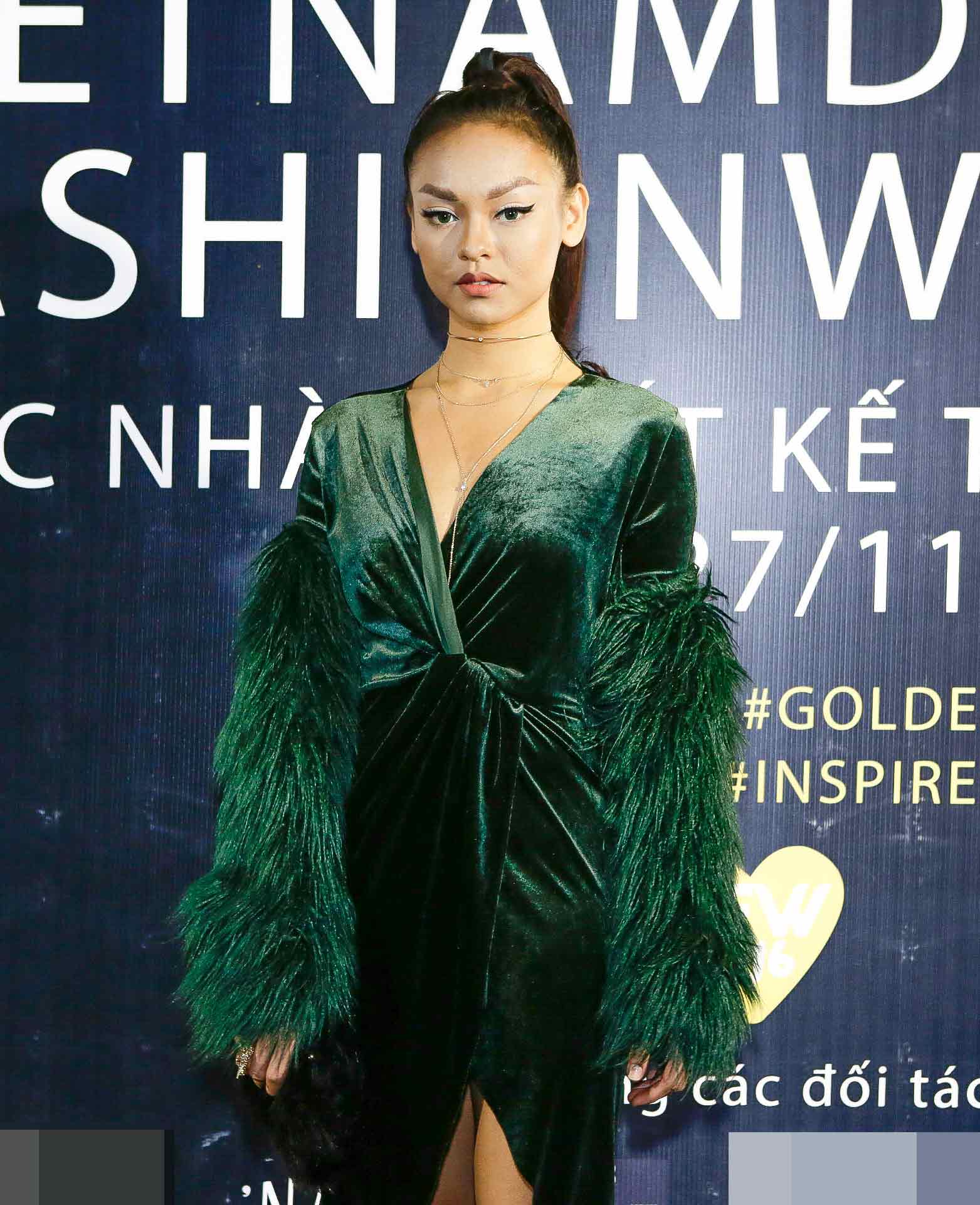 Mai Ngô và chị gái sinh đôi của Nam Em quậy tưng bừng thảm đỏ - 1