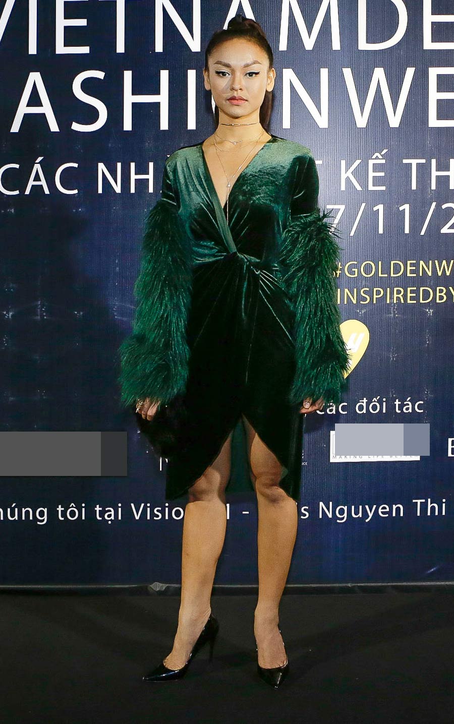 Mai Ngô và chị gái sinh đôi của Nam Em quậy tưng bừng thảm đỏ - 2