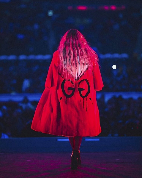 Hồ Ngọc Hà đụng áo khoác kim cương 750 triệu với siêu sao Beyoncé - 5