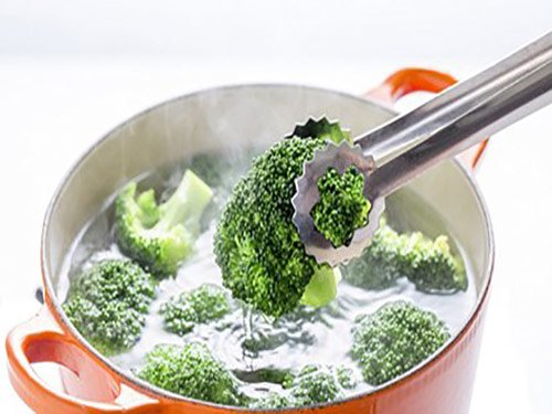 Những loại rau nào khi chế biến không nên đun kĩ? - 1