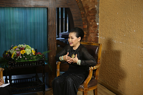 Danh ca Khánh Ly không sợ bị chê già, xấu khi đứng cạnh Hồ Ngọc Hà - 5