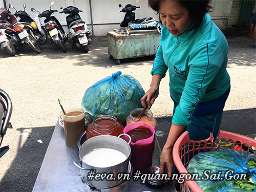 di an hang banh khot via he co tom nhay "khong lo" to nhat sai gon - 6