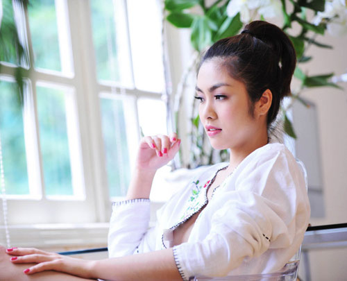 Muôn vàn sự cố thời trang khiến sao Việt quot;ngượng chín mặtquot; - 7