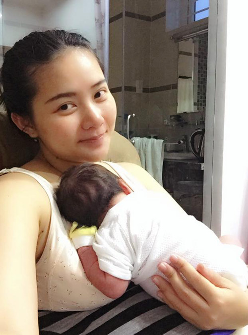 3 mỹ nhân Việt vừa sinh con năm 2016: Kẻ lung linh, người xuống sắc - 16