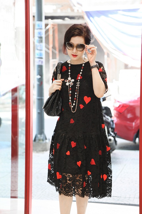 HH Giáng My chuẩn bị váy áo trước cả 10 ngày để làm MC - 1