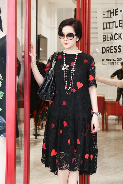 HH Giáng My chuẩn bị váy áo trước cả 10 ngày để làm MC - 5