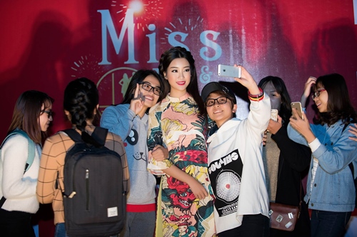 Hoa hậu Mỹ Linh cứ đẹp như tranh vẽ rồi làm lu mờ tất cả - 4