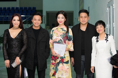 Hoa hậu Mỹ Linh cứ đẹp như tranh vẽ rồi làm lu mờ tất cả - 6