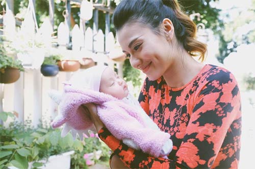 Sao Việt 24h qua: Hình ảnh chân thực của ông xã Ốc Thanh Vân bên con gái vào ngày mới - 7