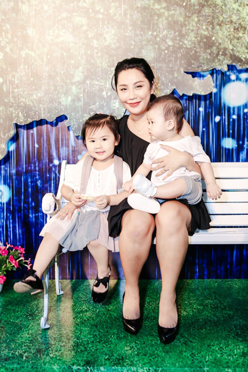 Phạm Hương quyến rũ với đầm xẻ ngực táo bạo tại họp báo phim - 4