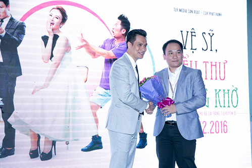 Sánh đôi cùng Võ Cảnh, Angela Phương Trinh thuê hẳn dàn vệ sĩ tháp tùng - 13