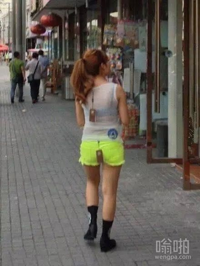 Xấu hổ với những thảm họa thời trang đường phố của các cô gái đoảng - 10