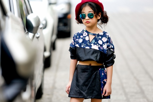 Thiên thần 7 tuổi Hà Nội đi đâu cũng sáng nhất phố vì mặc cực chất - 6