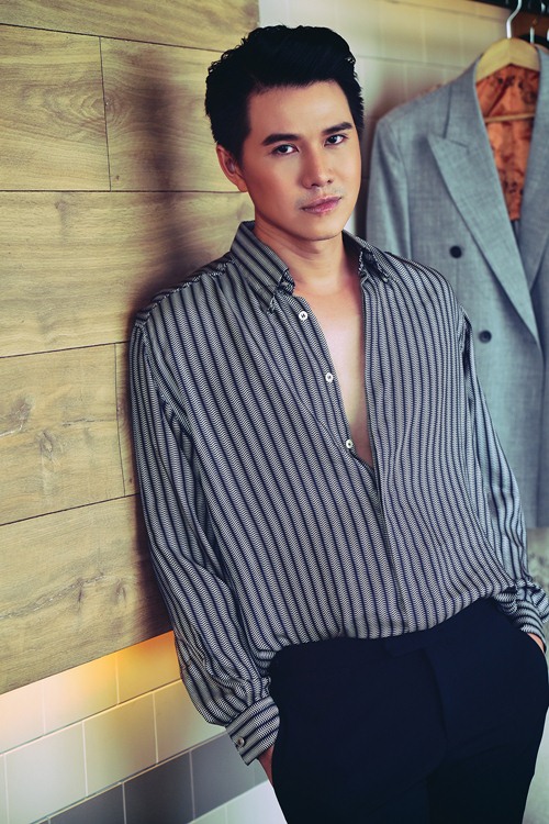 Á hậu Thụy Vân buông lơi vai trần bên MC Vũ Mạnh Cường - 6