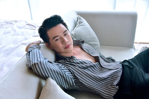 Á hậu Thụy Vân buông lơi vai trần bên MC Vũ Mạnh Cường - 7