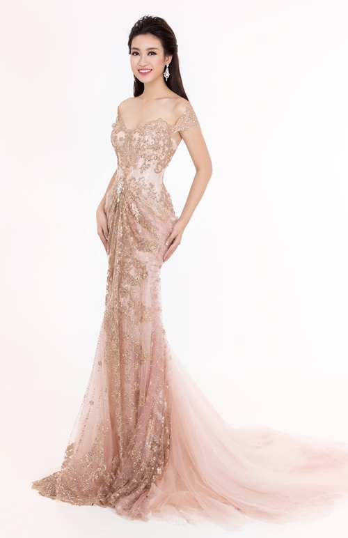 Cùng một chiếc váy, Hoa hậu Mỹ Linh - ca sĩ Thanh Thảo ai đẹp hơn? - 2