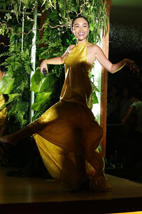 Hồ Ngọc Hà sang chảnh đưa mẹ đẻ đi sự kiện giữa scandal tình cảm - 13