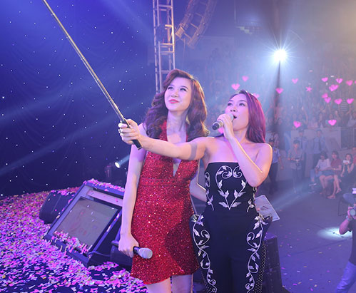 Mỹ Tâm, Trang Pháp cùng amp;#34;đọamp;#34; vẻ sexy, đua nhau chụp ảnh tự sướng - 6