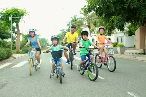 Những khoảnh khắc năng động đáng yêu của gia đình Phan Anh - 2